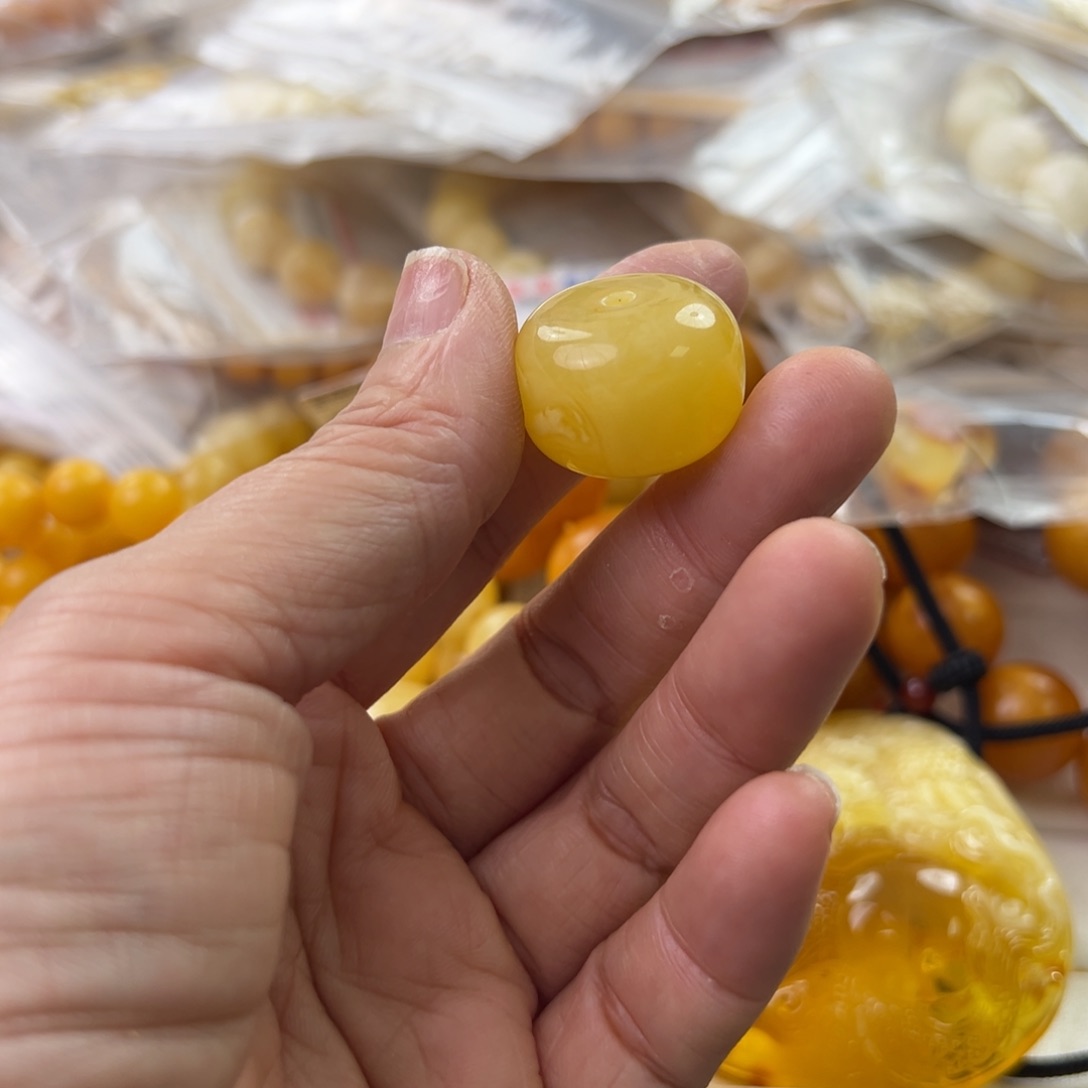 琥珀珠宝奇石未镶嵌