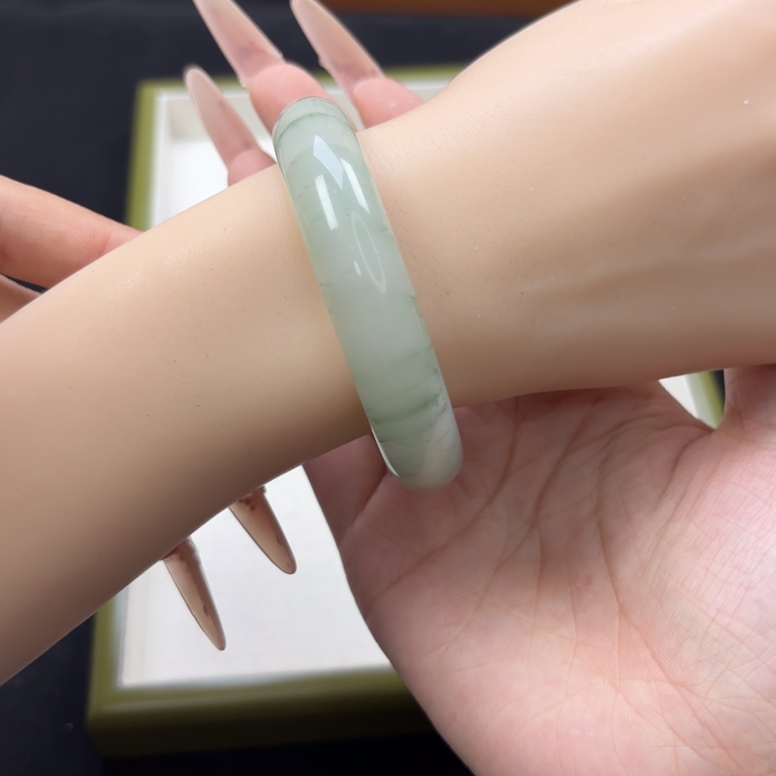 石英质玉手镯未镶嵌挥****仙