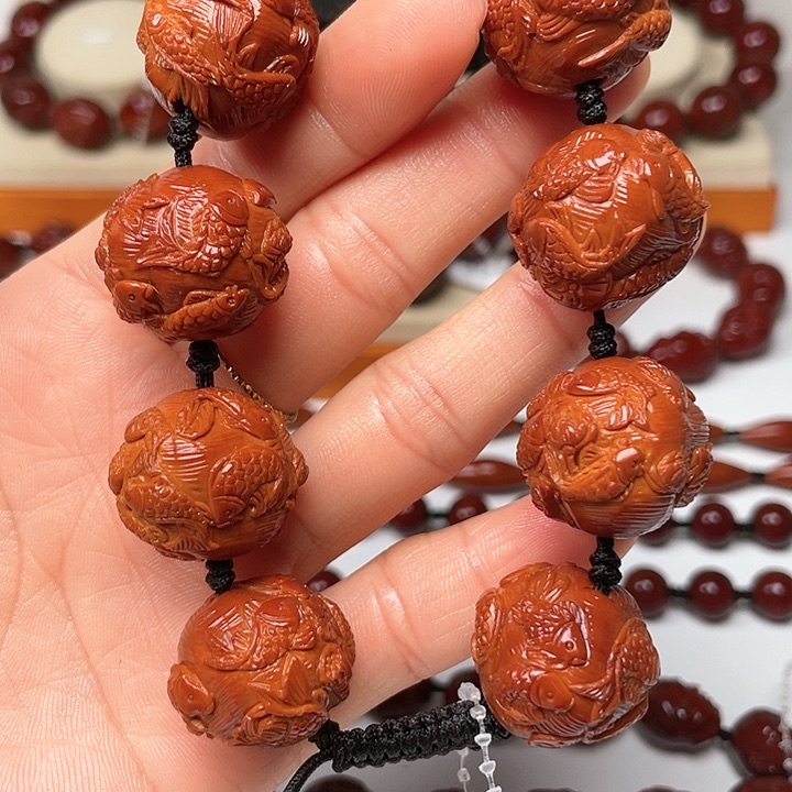 橄榄核手串自***者鱼戏莲花