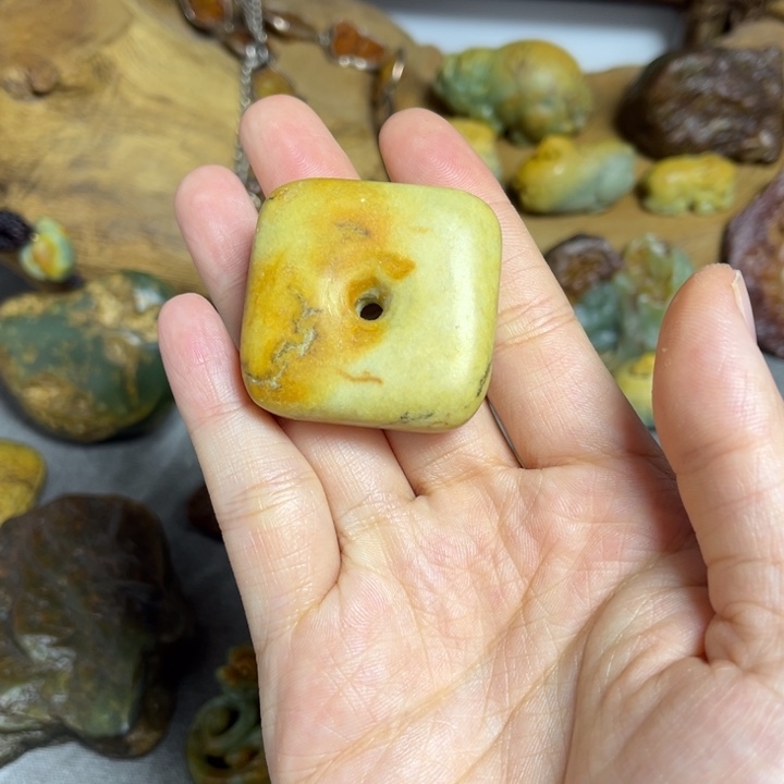 岫岩河磨玉（透闪石质玉）未镶嵌挂件