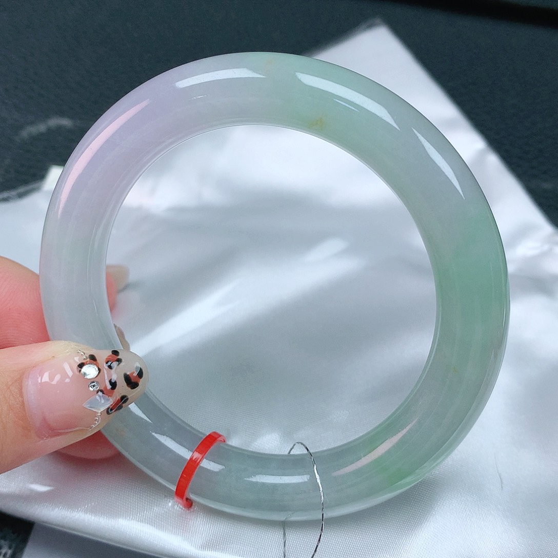 翡翠手镯未镶嵌54圈