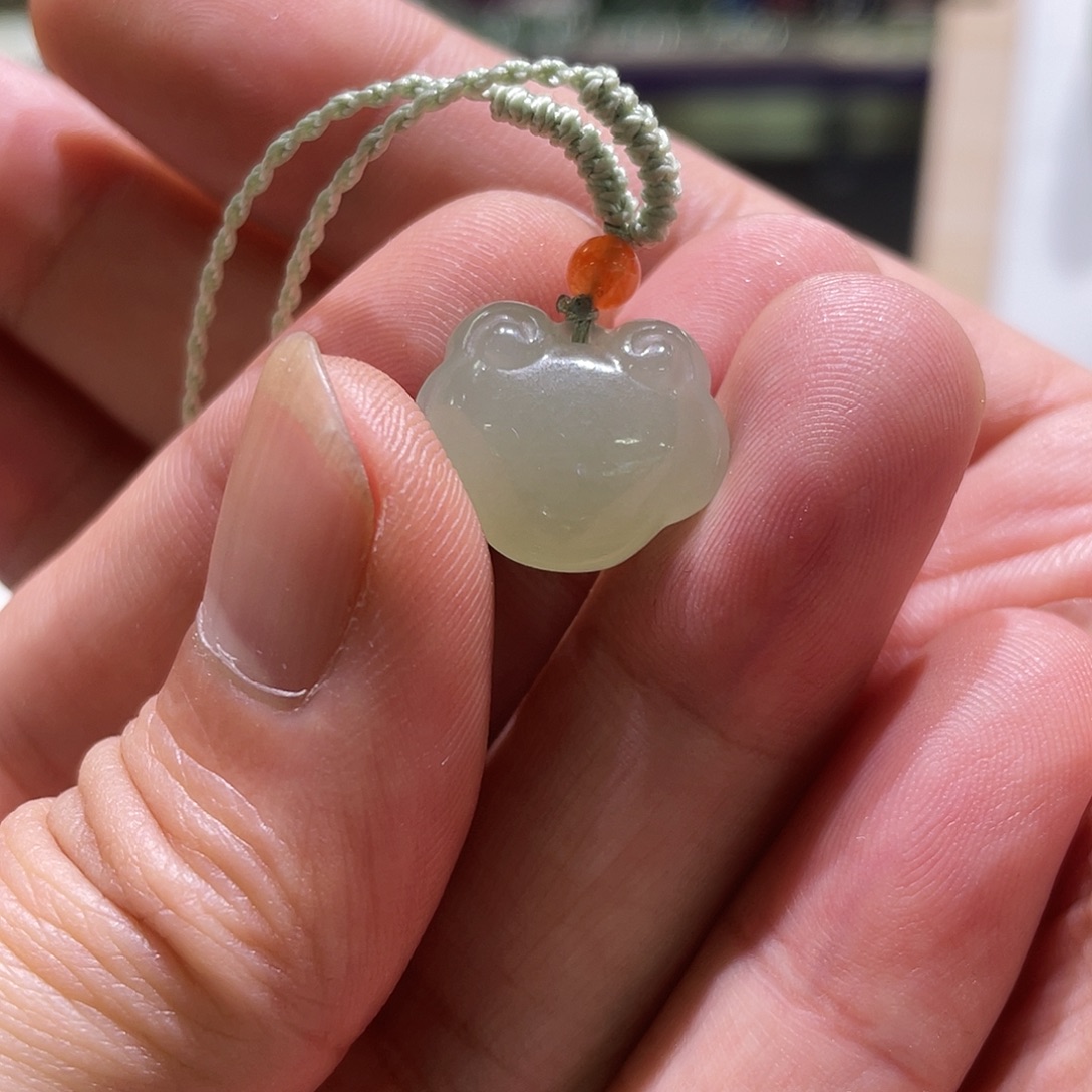 和田玉未镶嵌颈饰宝宝锁