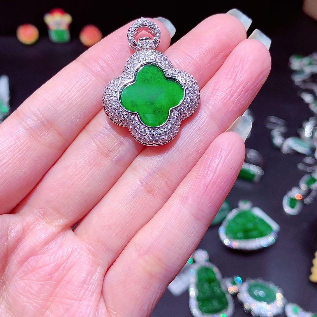 【闪购商品】翡翠吊坠(不含链)未镶嵌