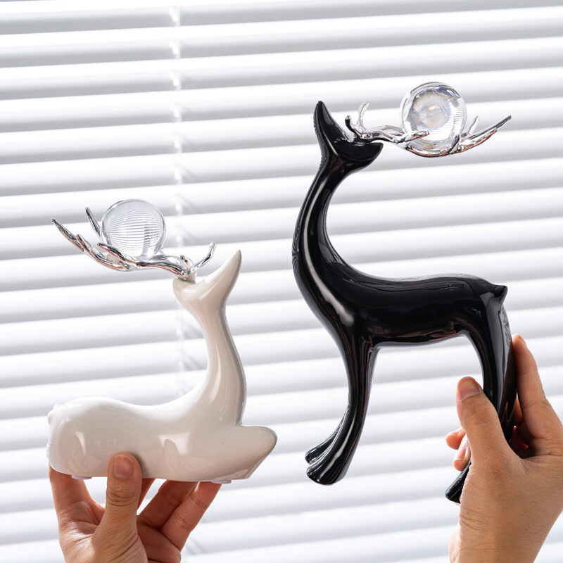 陶瓷水晶球麋鹿摆件轻奢高档家居客厅玄关电视柜酒柜创意装饰品牌