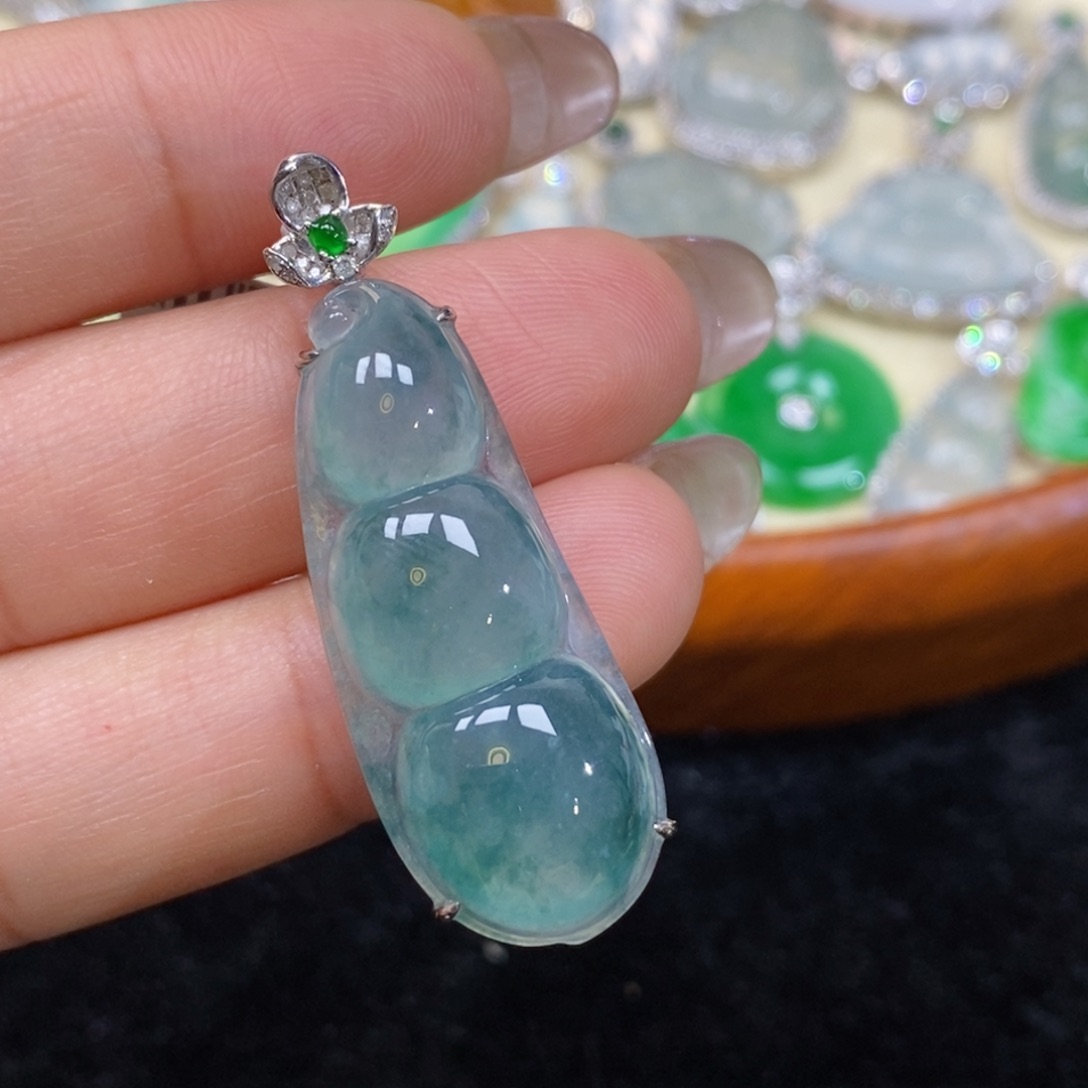 翡翠吊坠(赠链)18K金镶嵌