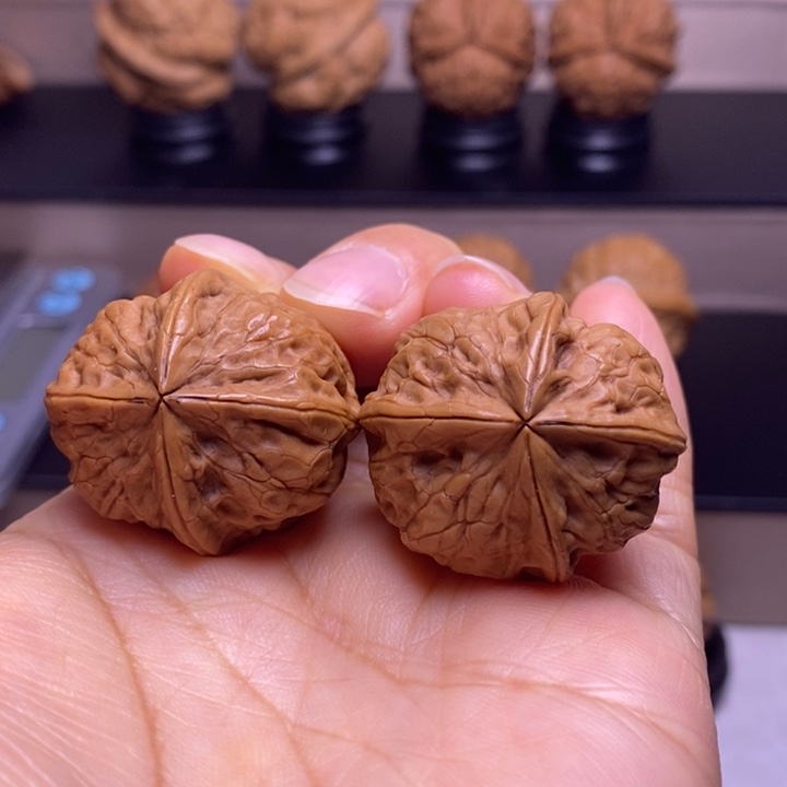 文玩核桃把件聚宝盆四楞38