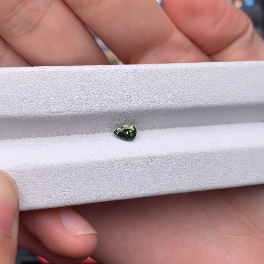 裸石蓝宝石早**睡0.61ct