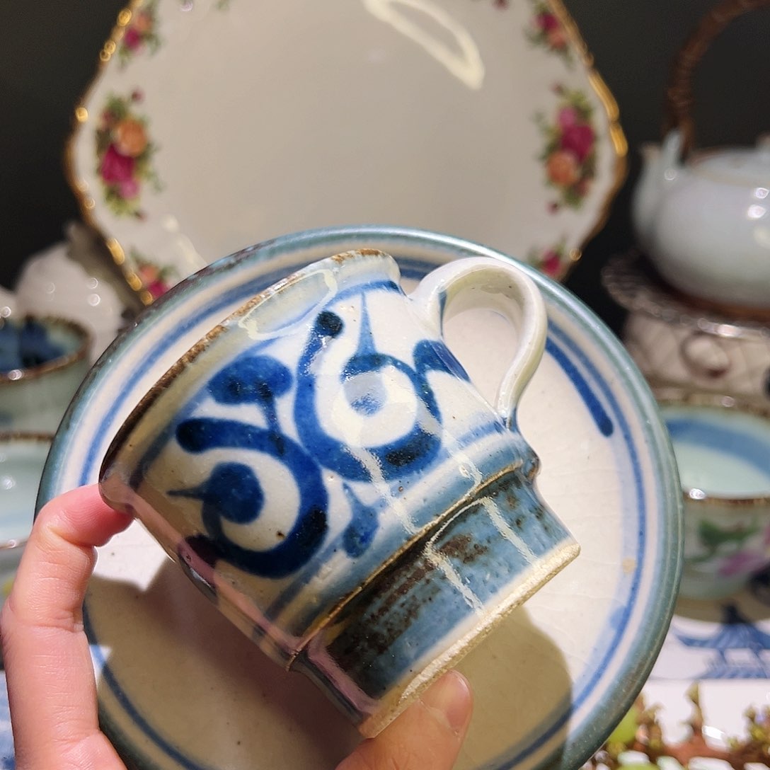 锐**哥咖啡杯和茶杯是我们学校一