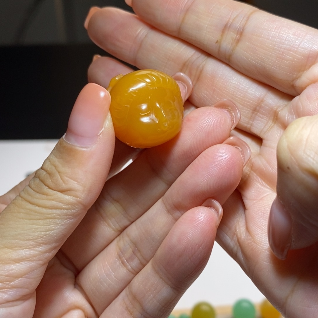石英质玉（缅黄）未镶嵌颈饰