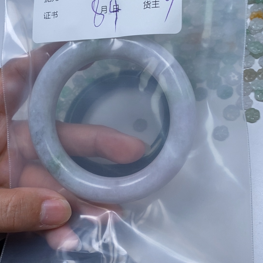 翡翠未镶嵌颈饰金****)翡翠吊坠