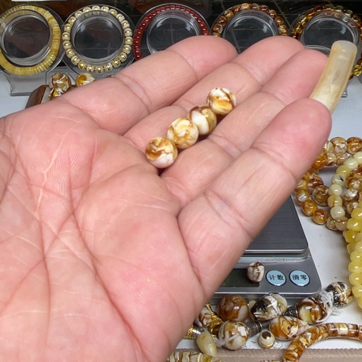 ·****琥珀未镶嵌裸石40号