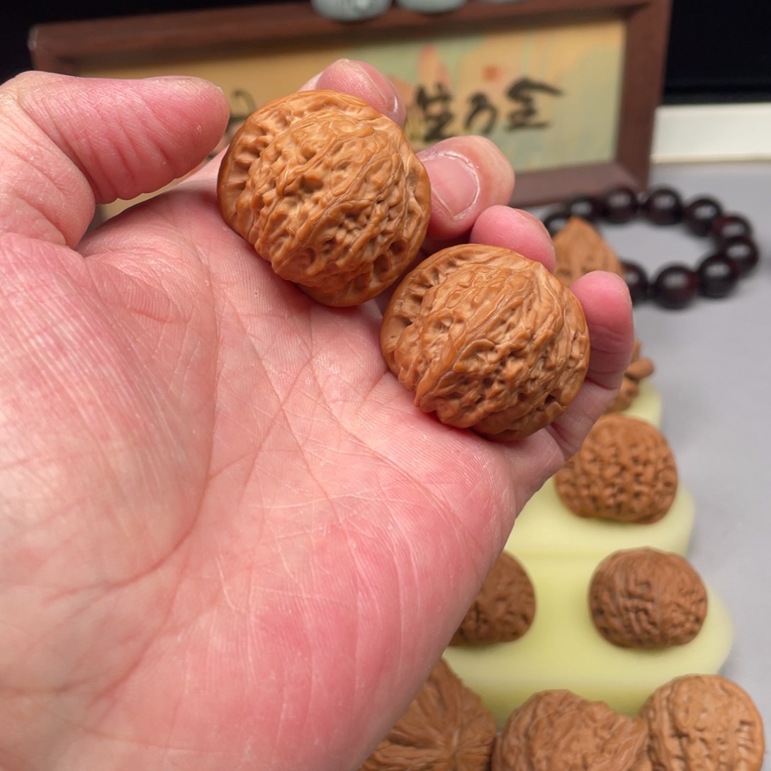 文玩核桃把件山地磨盘