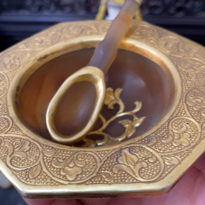 摆件陶瓷艺术品等产品远销