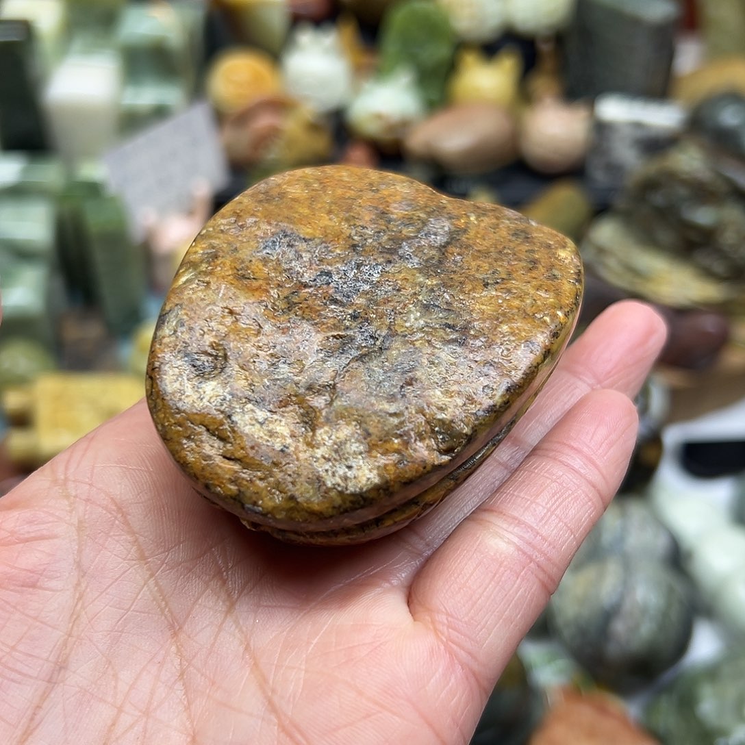好***云岫岩河磨玉（透闪石质玉）未镶嵌颈饰河磨玉富甲
