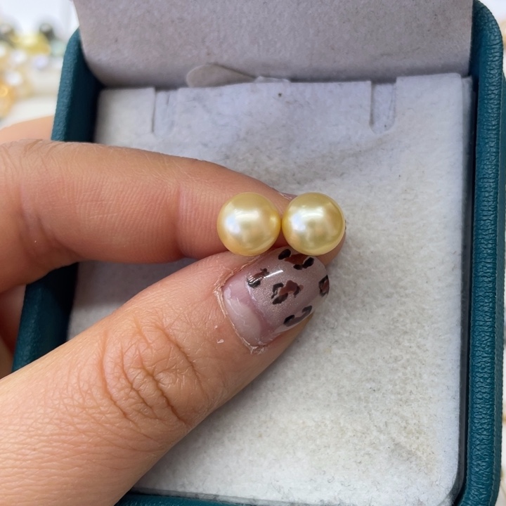 海水珍珠耳饰18K金镶嵌