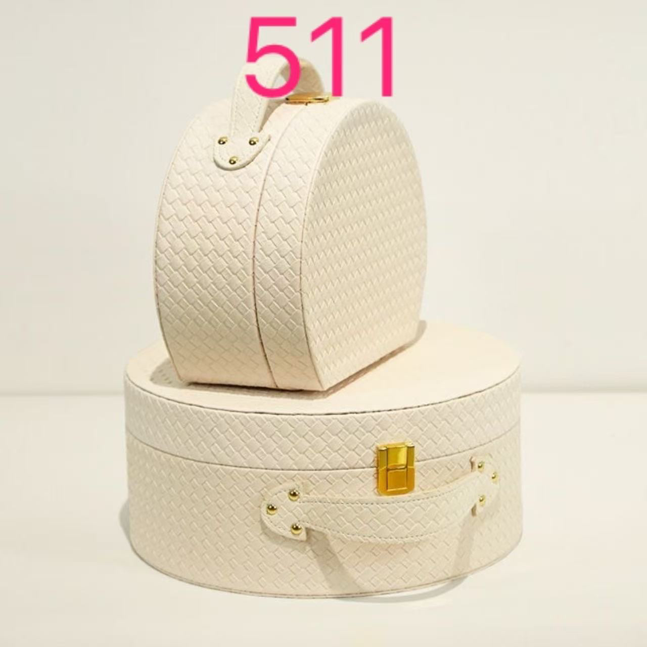 511、以主播讲解为主，按对应序号去拍箱子装货物