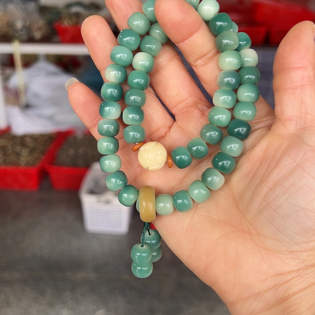 白玉菩提吊坠8×10