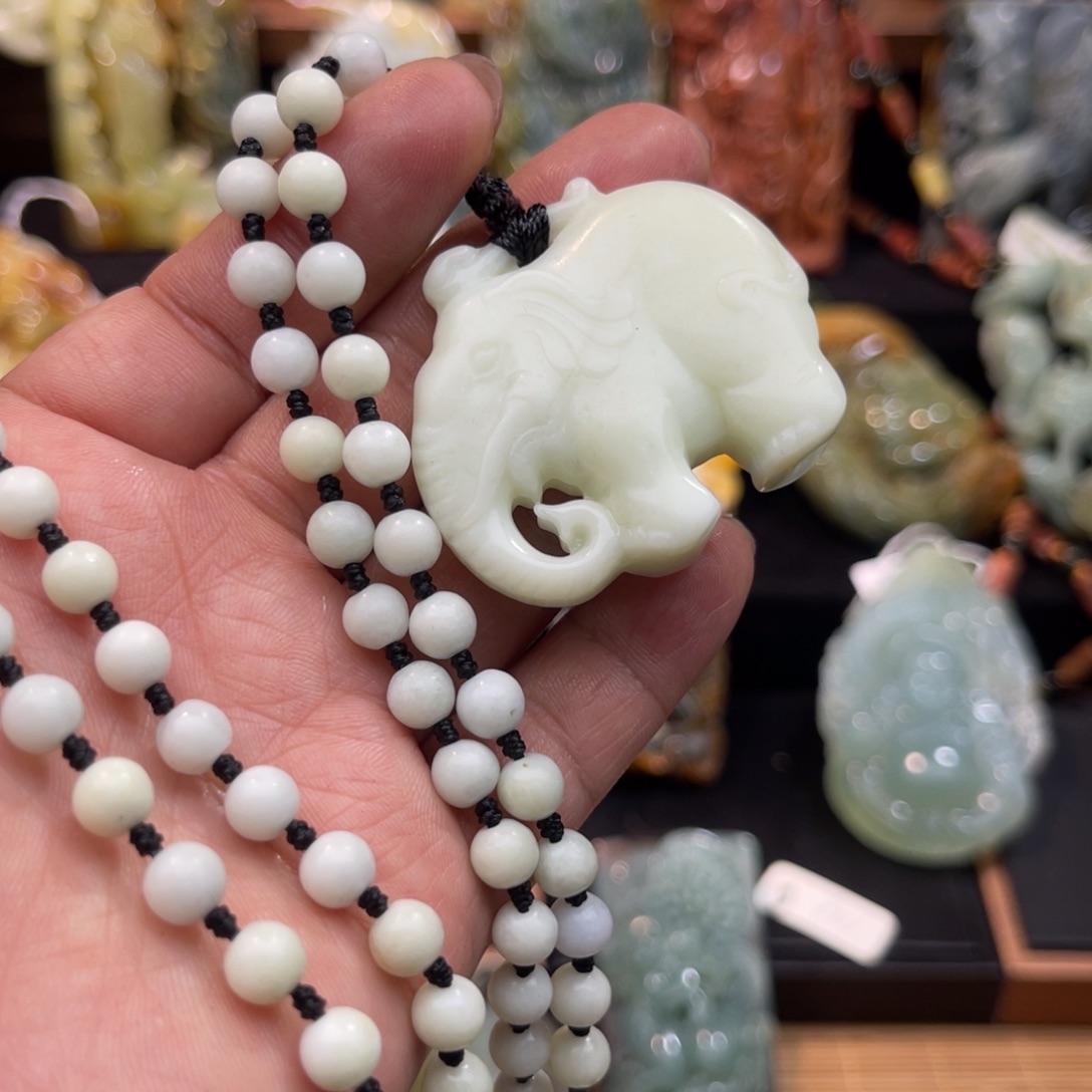 蛇纹石玉未镶嵌吊坠(赠链)