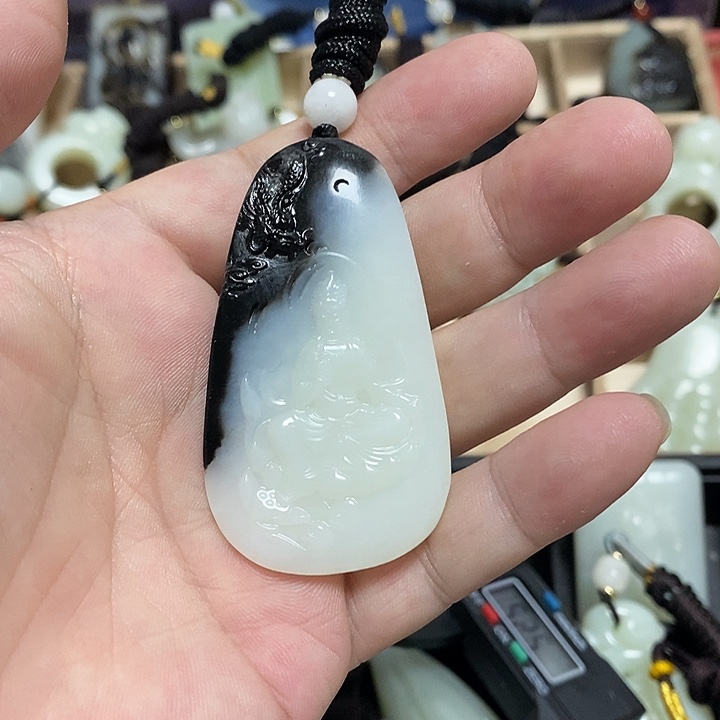 风****和田玉未镶嵌颈饰