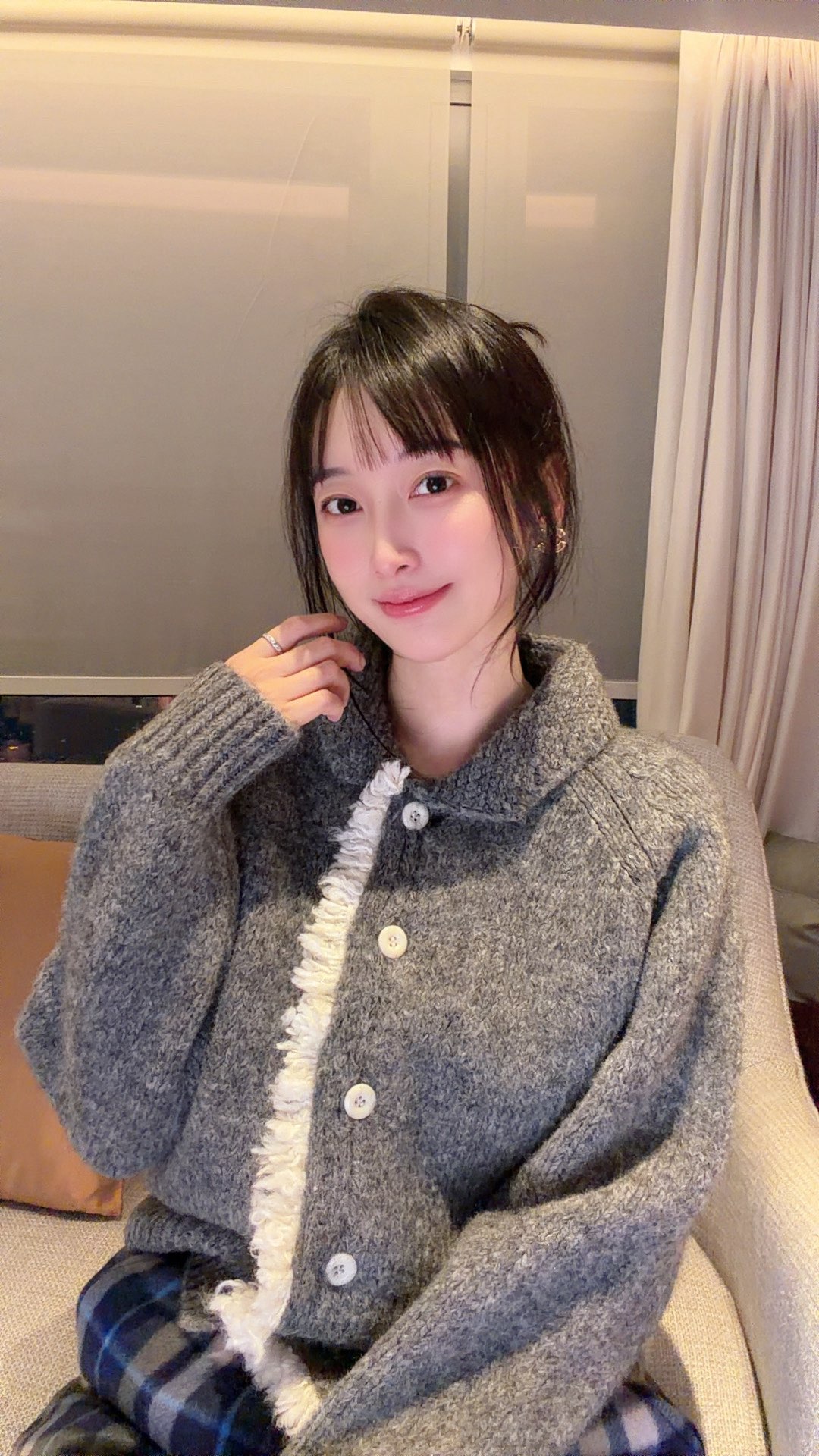 【张静芝】新品~撞色糕糕毛拼接气质淑女灰色系扣针织毛衣外套