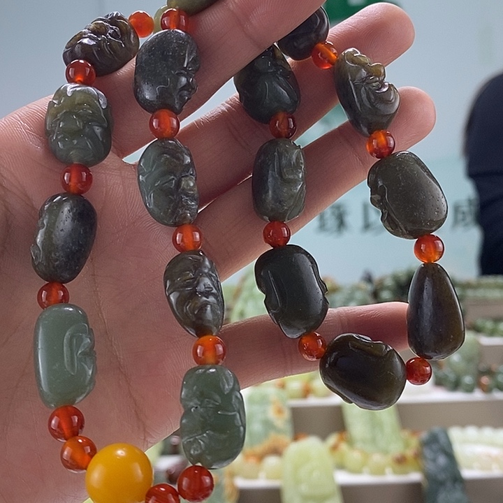 和田玉手持，微瑕未镶嵌