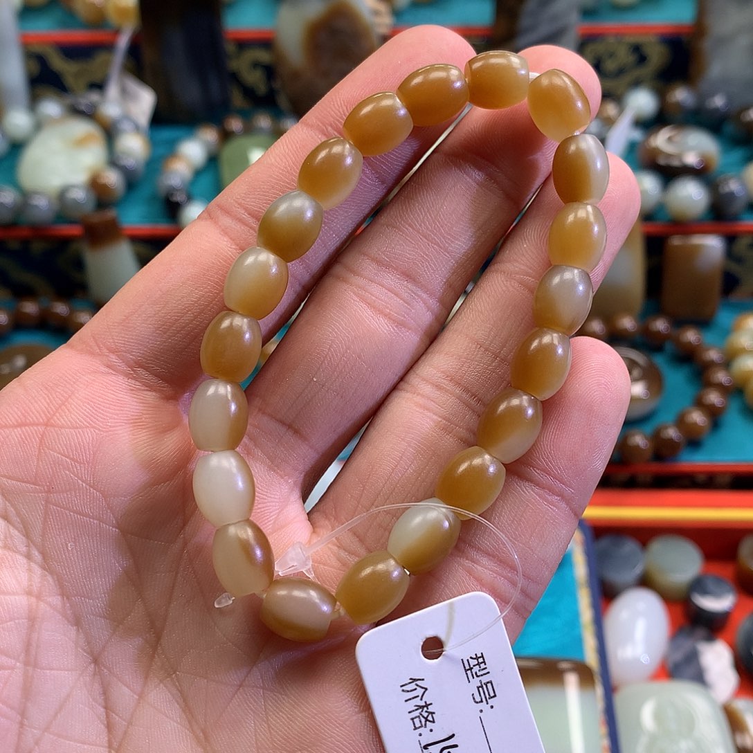 和田玉（糖玉）未镶嵌手链