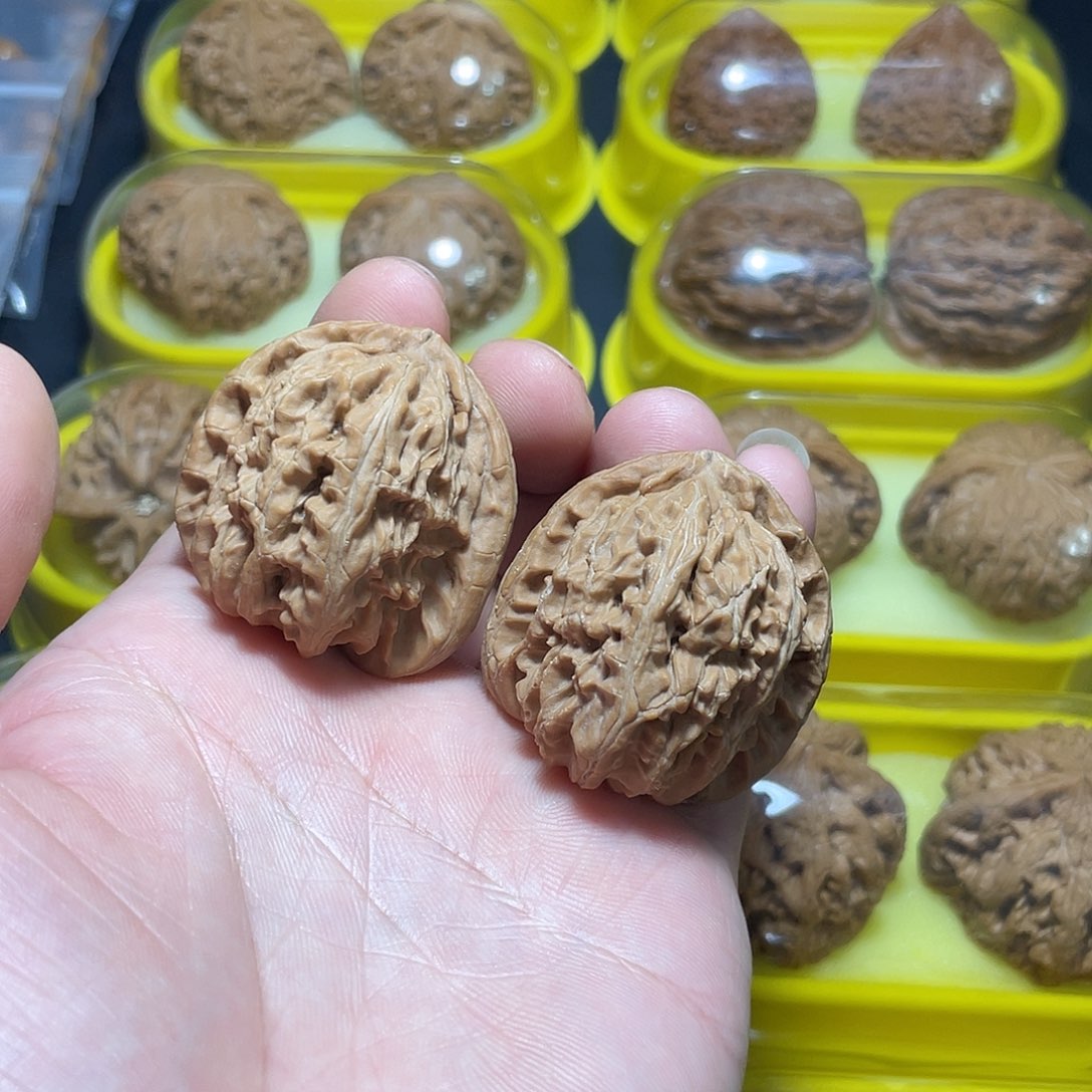 文玩核桃把件38尺全品白狮子