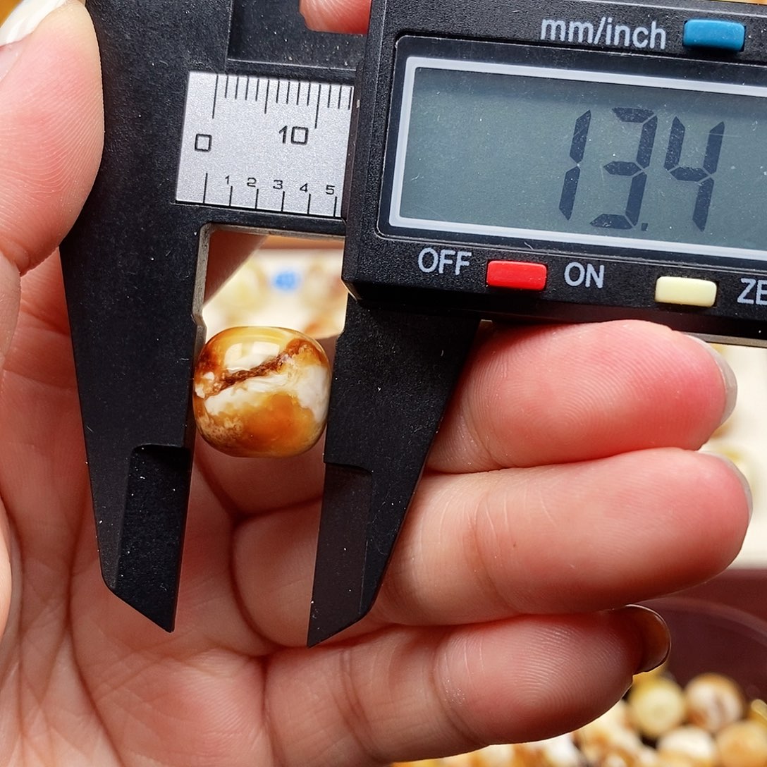 琥珀未镶嵌裸石蜜蜡