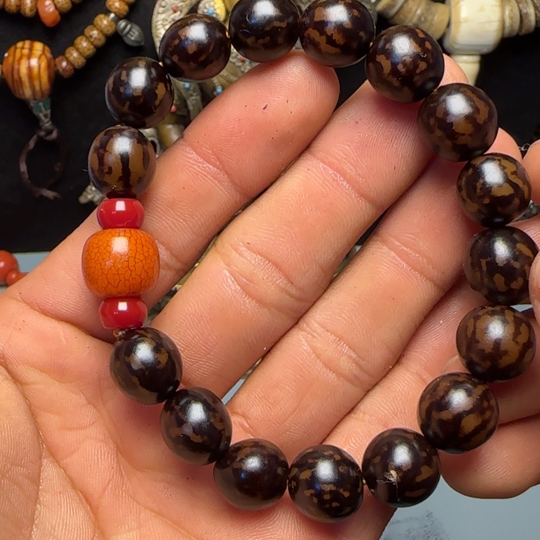 小***鱼格桑工艺坊直播间