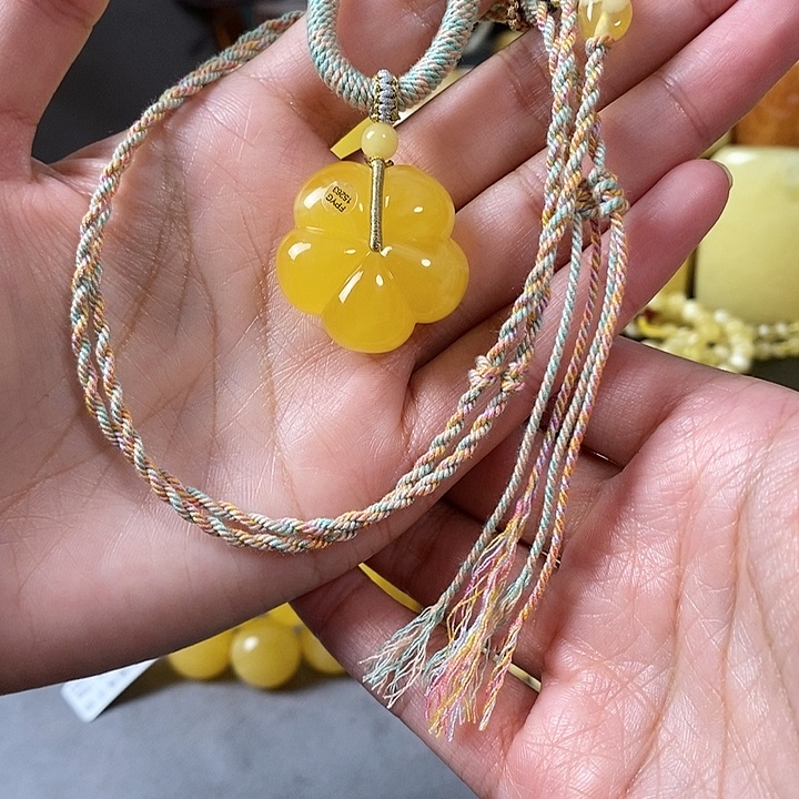 琥珀未镶嵌裸石小花