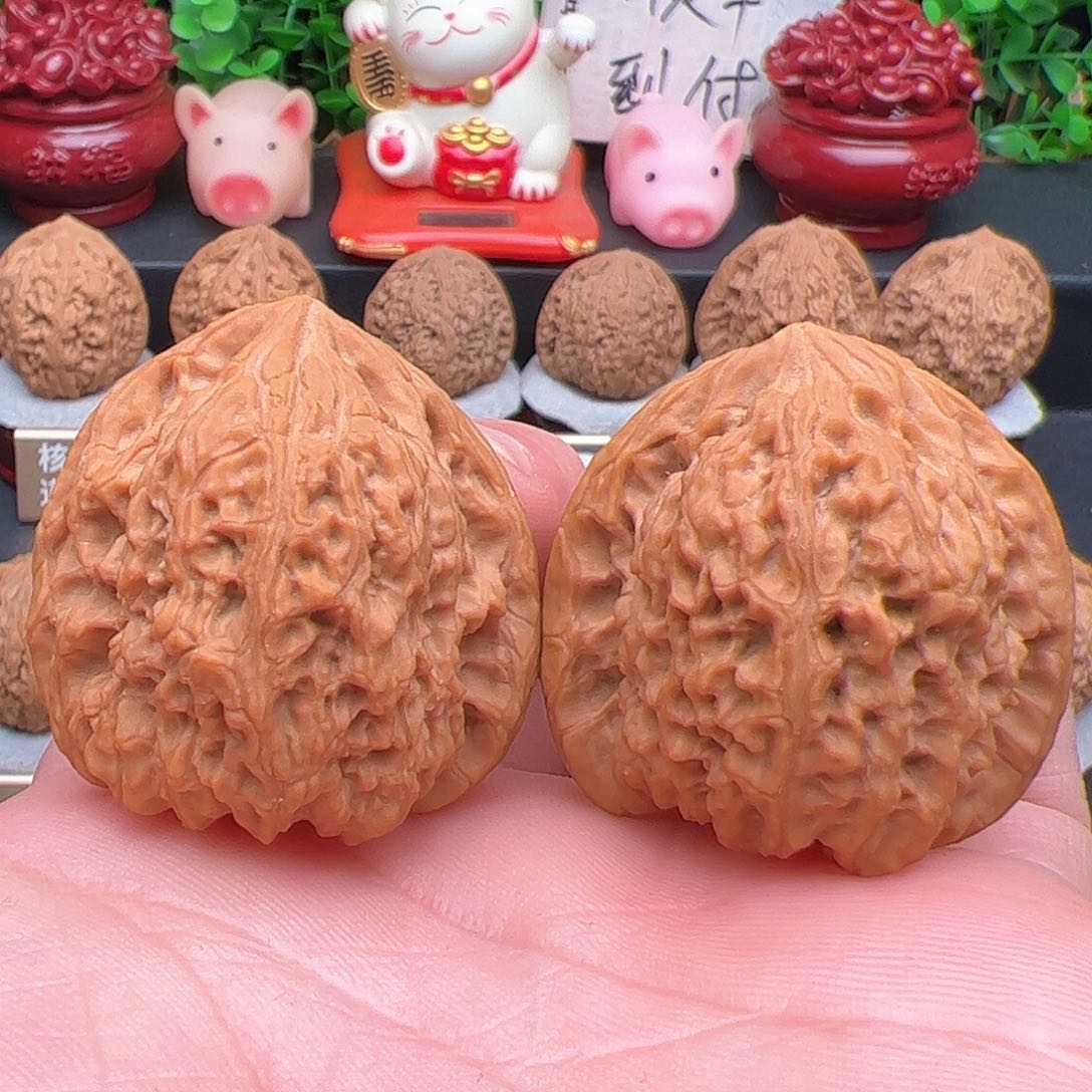 文玩核桃把件正宗玉化皮老款蚂蚁纹南疆石，尺寸38