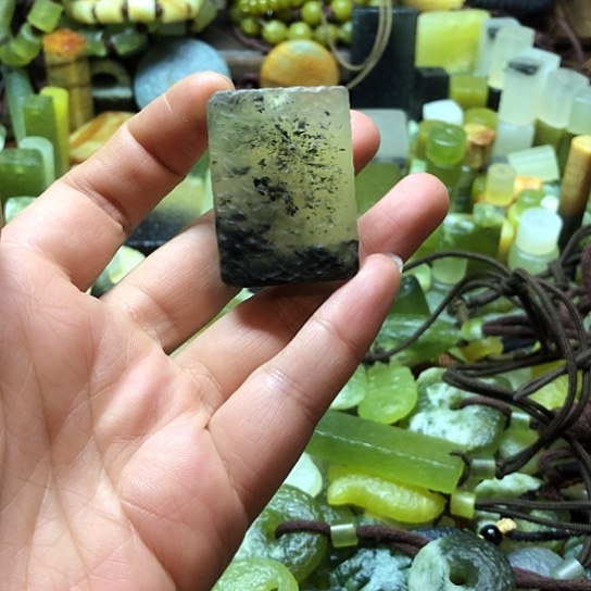 未镶嵌岫玉吊坠岫