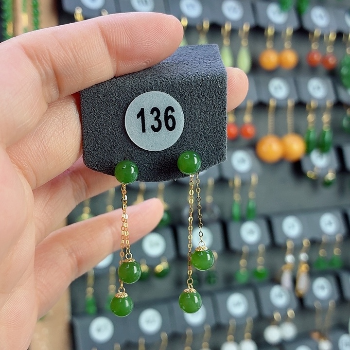 和田玉18K金镶嵌耳饰