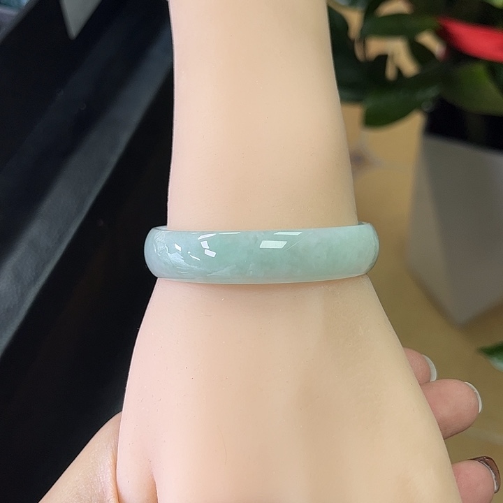 翡翠手链未镶嵌小瓶子