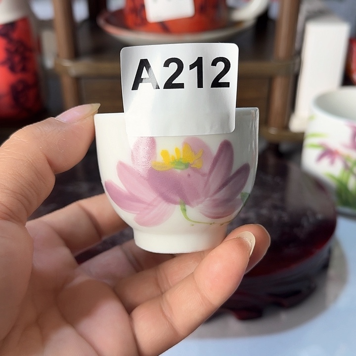 景德镇手工手绘陶瓷小杯