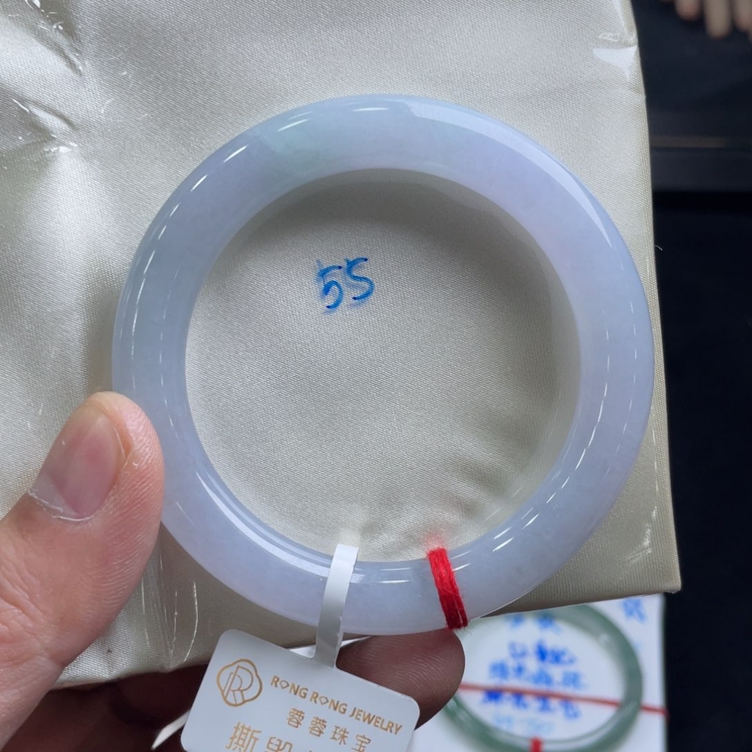 翡翠手镯未镶嵌翡翠手镯