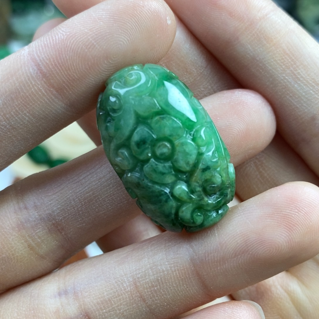 翡翠颈饰未镶嵌吊坠