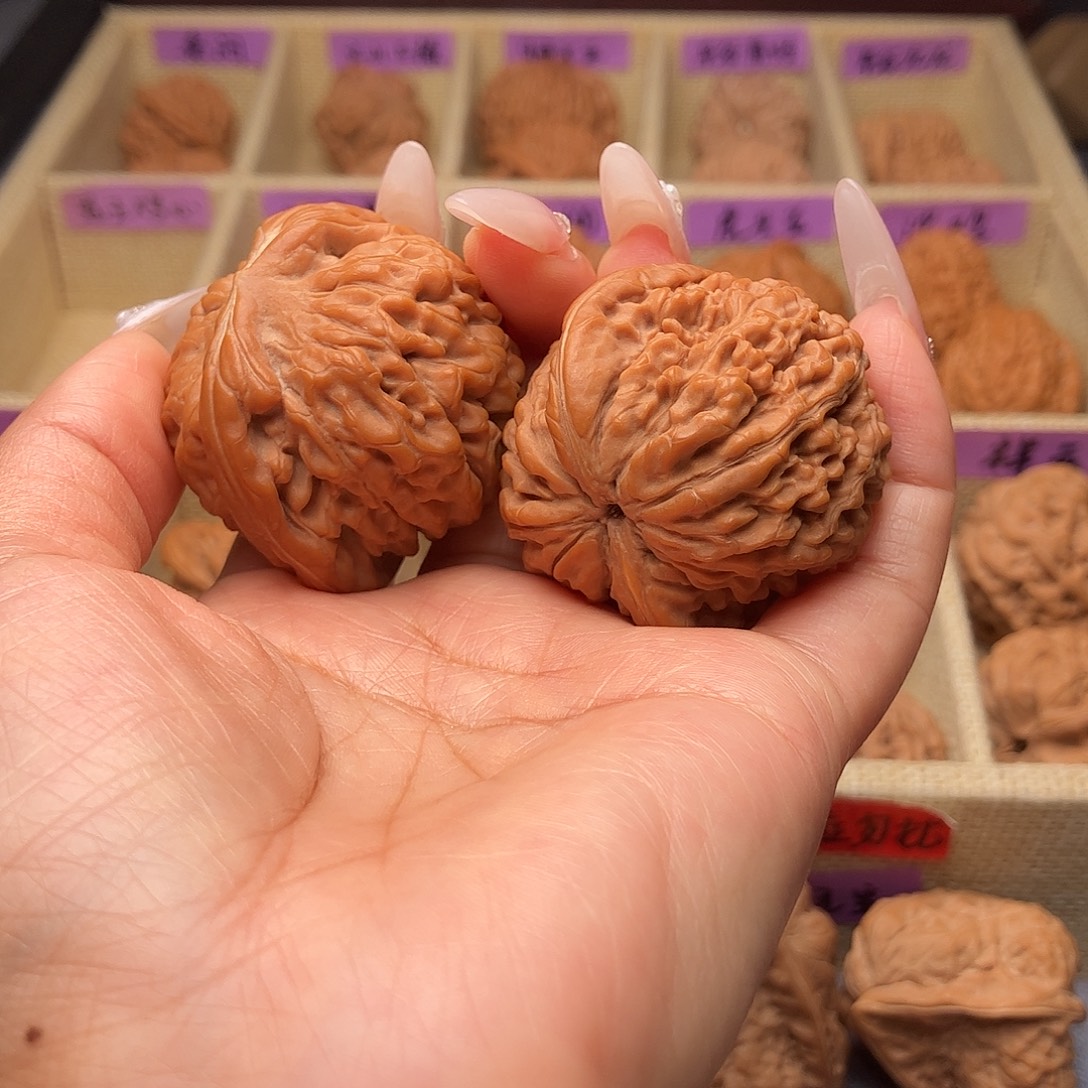 w***x文玩核桃吊坠莲花