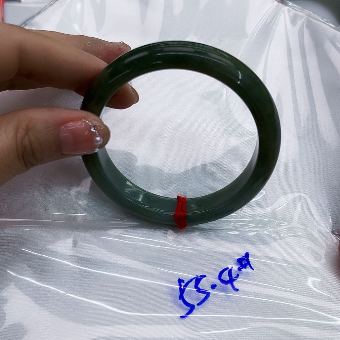 翡翠手镯未镶嵌缅甸翡翠手镯