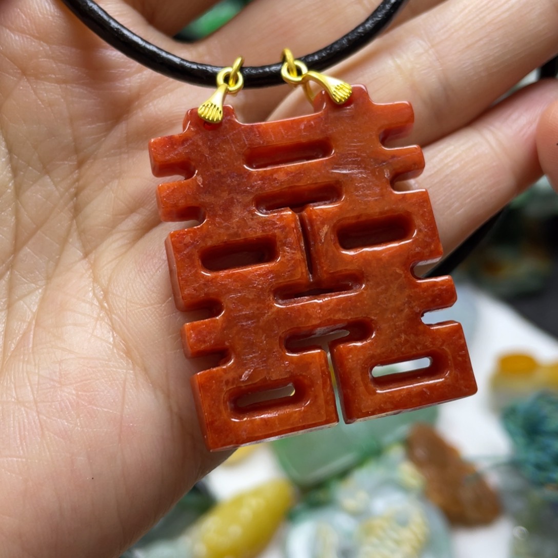 翡翠颈饰未镶嵌牌子