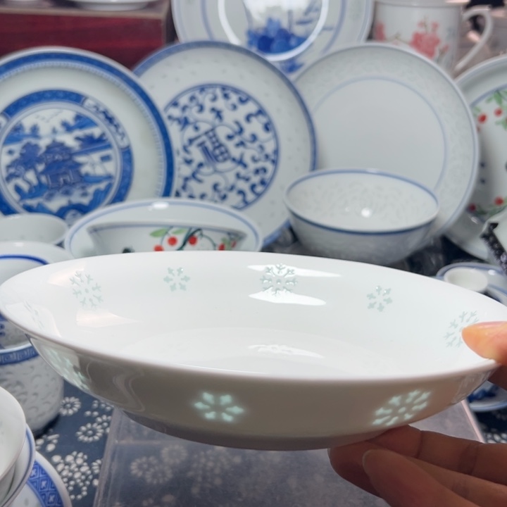 纯白8寸雕刻雪花盘子