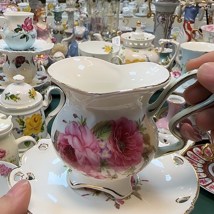 鹿与海陶瓷有限公司