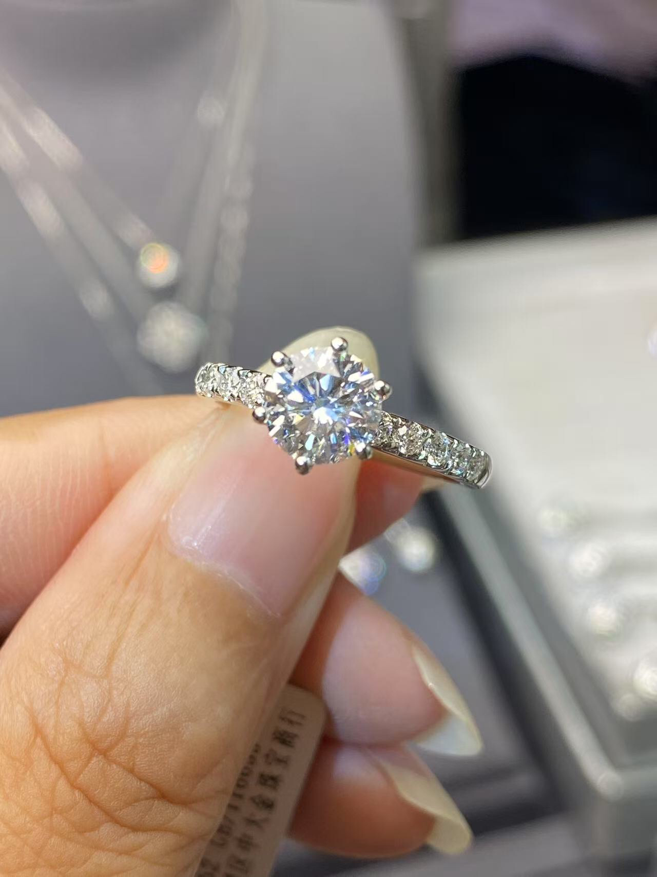 实验室培育钻石铂Pt950镶嵌华丽白月光戒指