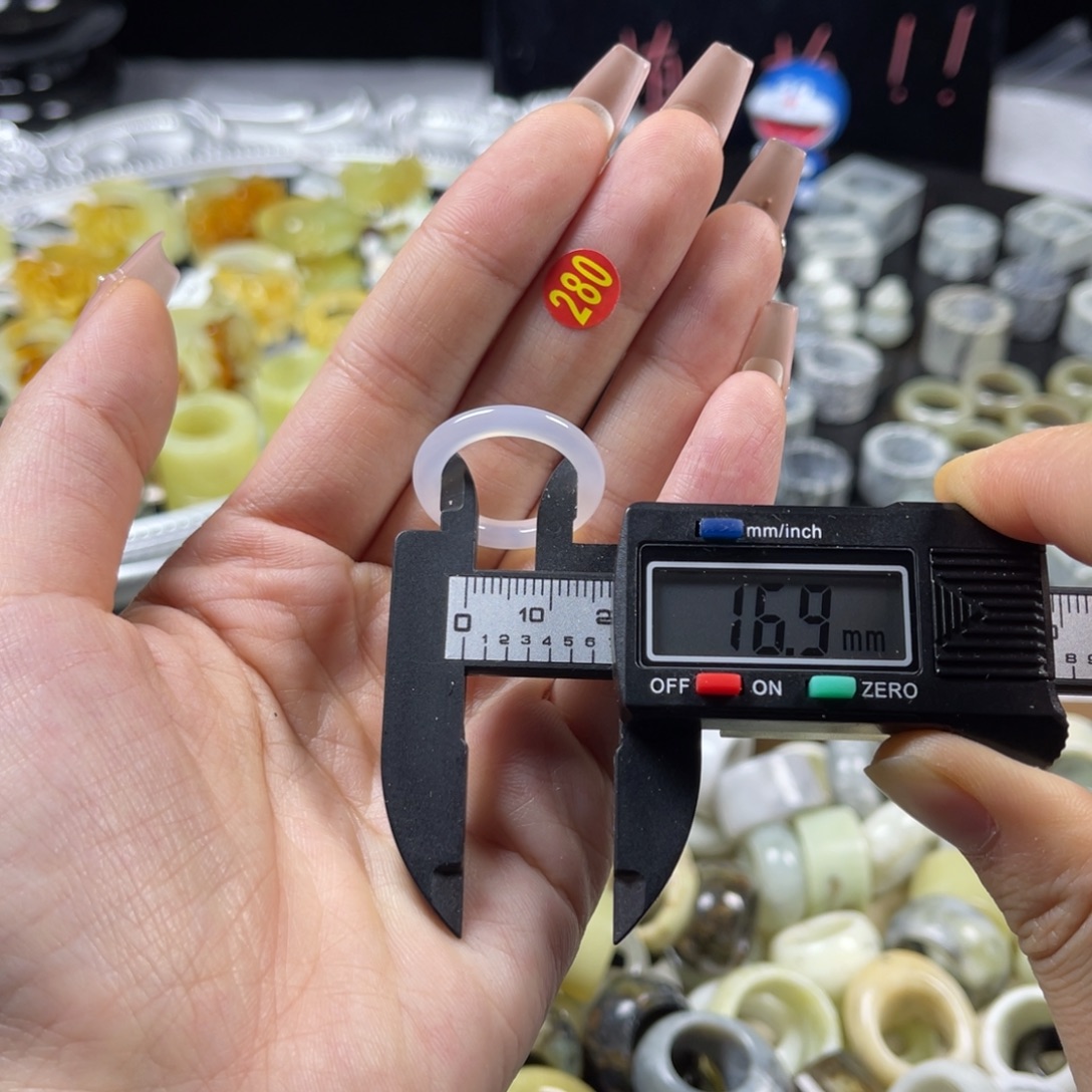 蛇纹石玉未镶嵌戒指