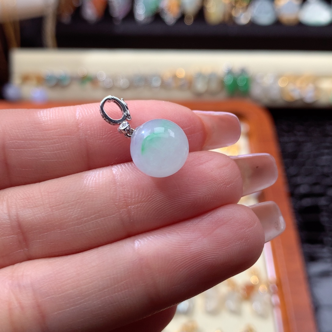 翡翠颈饰18K金镶嵌今**昔翡翠