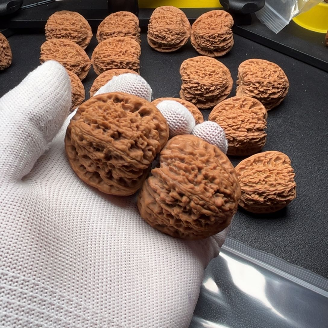 三***猪文玩核桃吊坠南疆