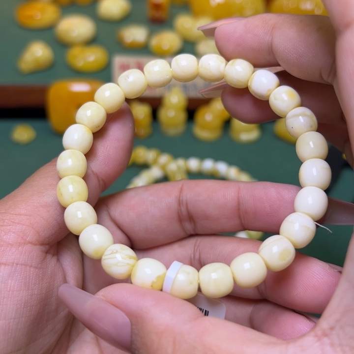 蜜蜡未镶嵌珠宝奇石