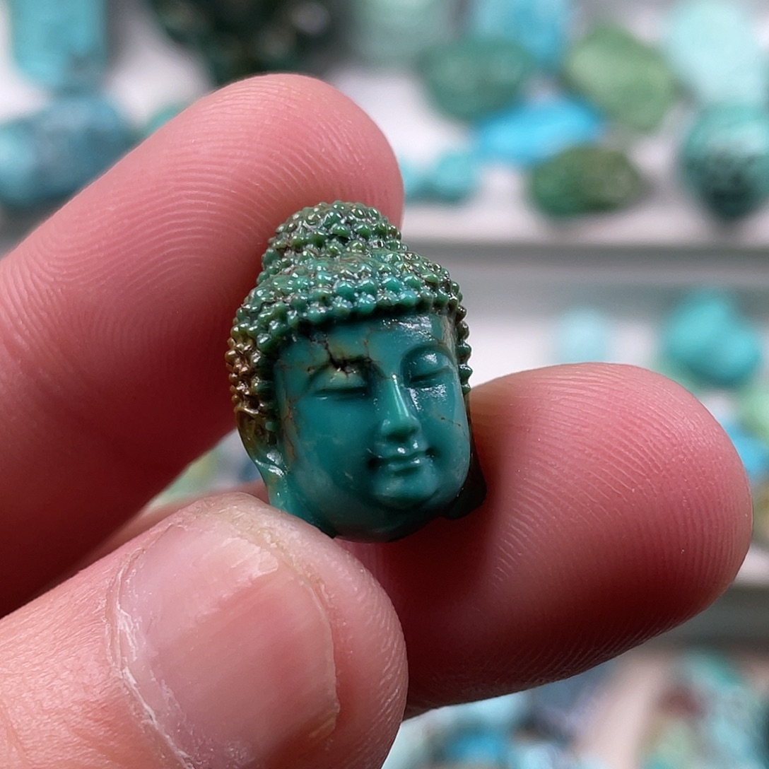 绿松石未镶嵌颈饰