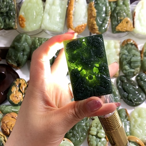 和田玉吊坠未镶嵌