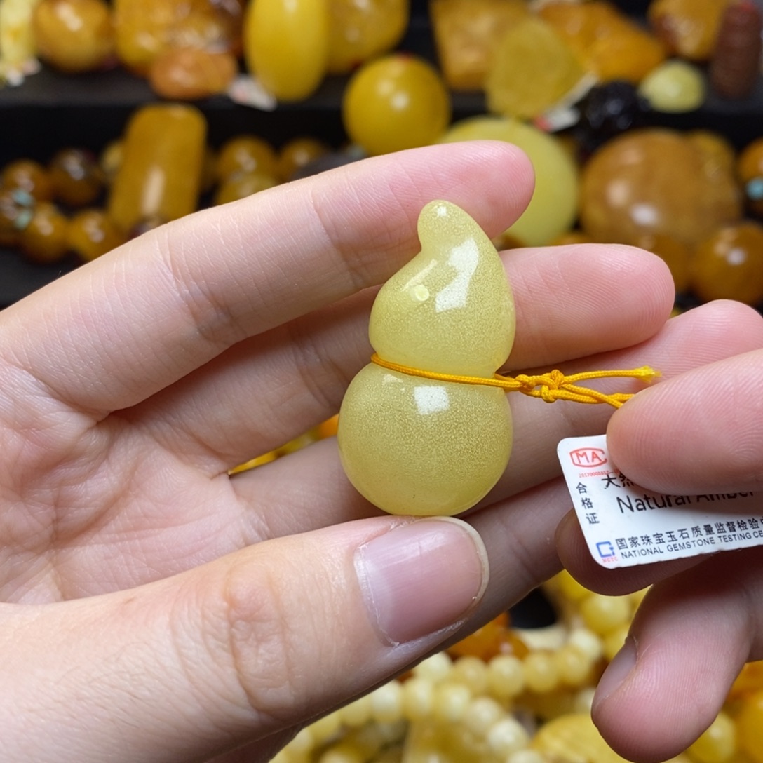 琥珀未镶嵌珠宝奇石